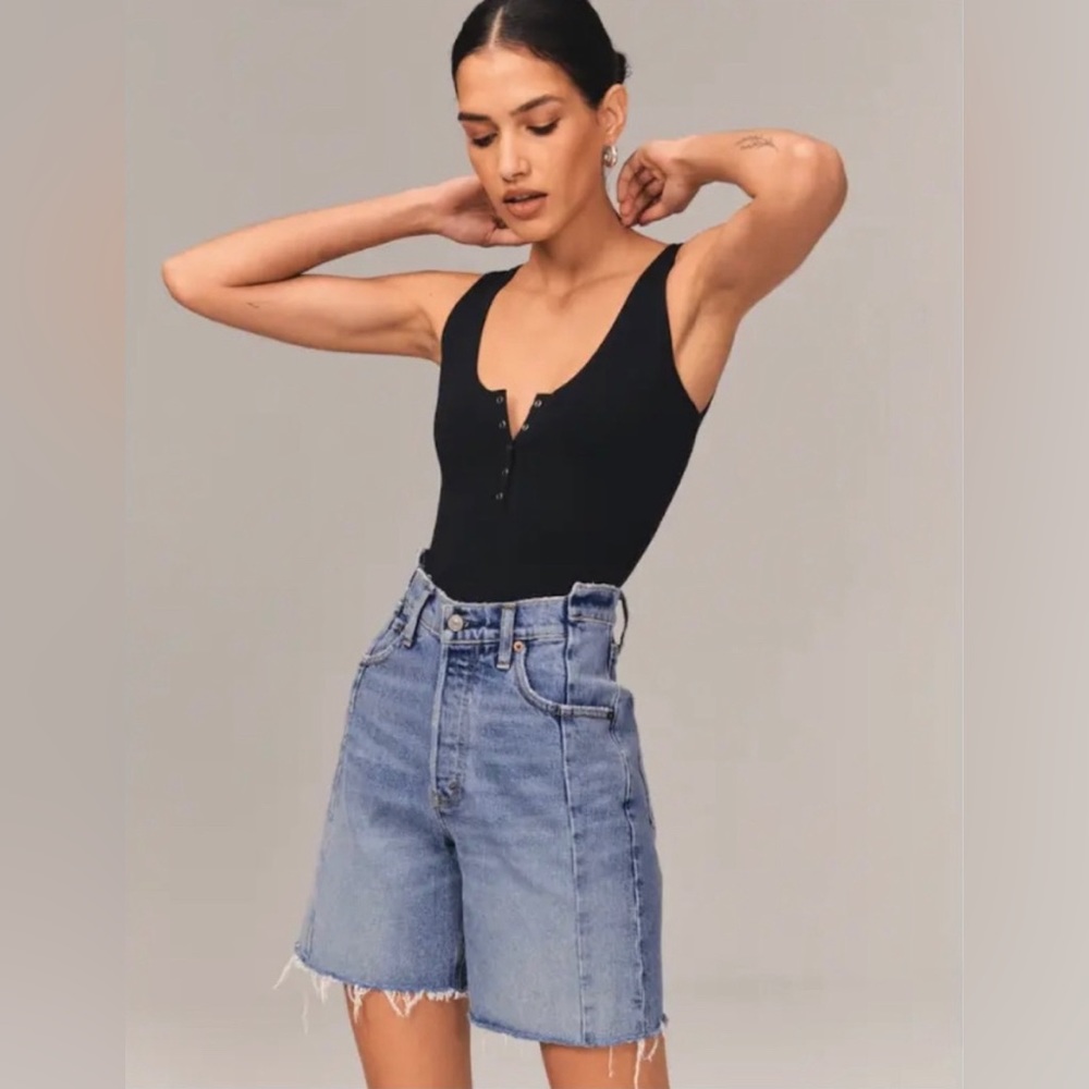 Abercrombie 7” High Rise Dad Shorts Loose Fit Size 28/6 NWT
